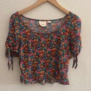 Maeve floral shirred puff-sleeve cropped top